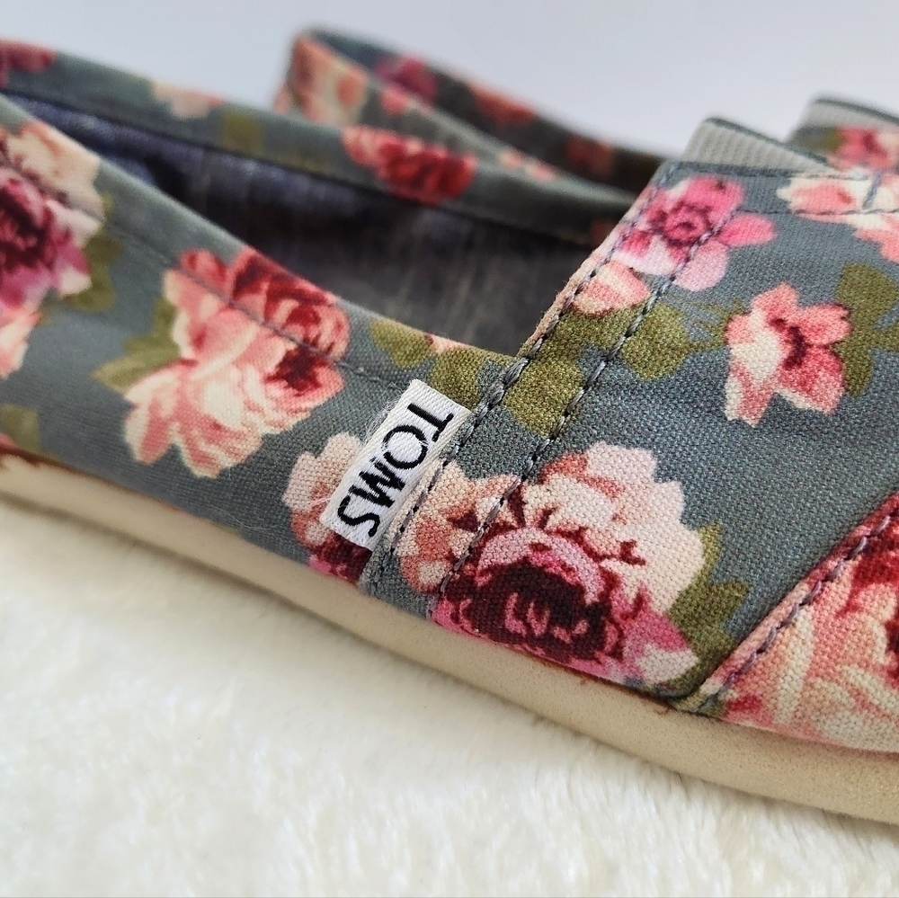 TOMS Classic Canvas Gray Pink Rose Buds Floral Flower Slip On Flats Size 7 - Picture 5 of 14